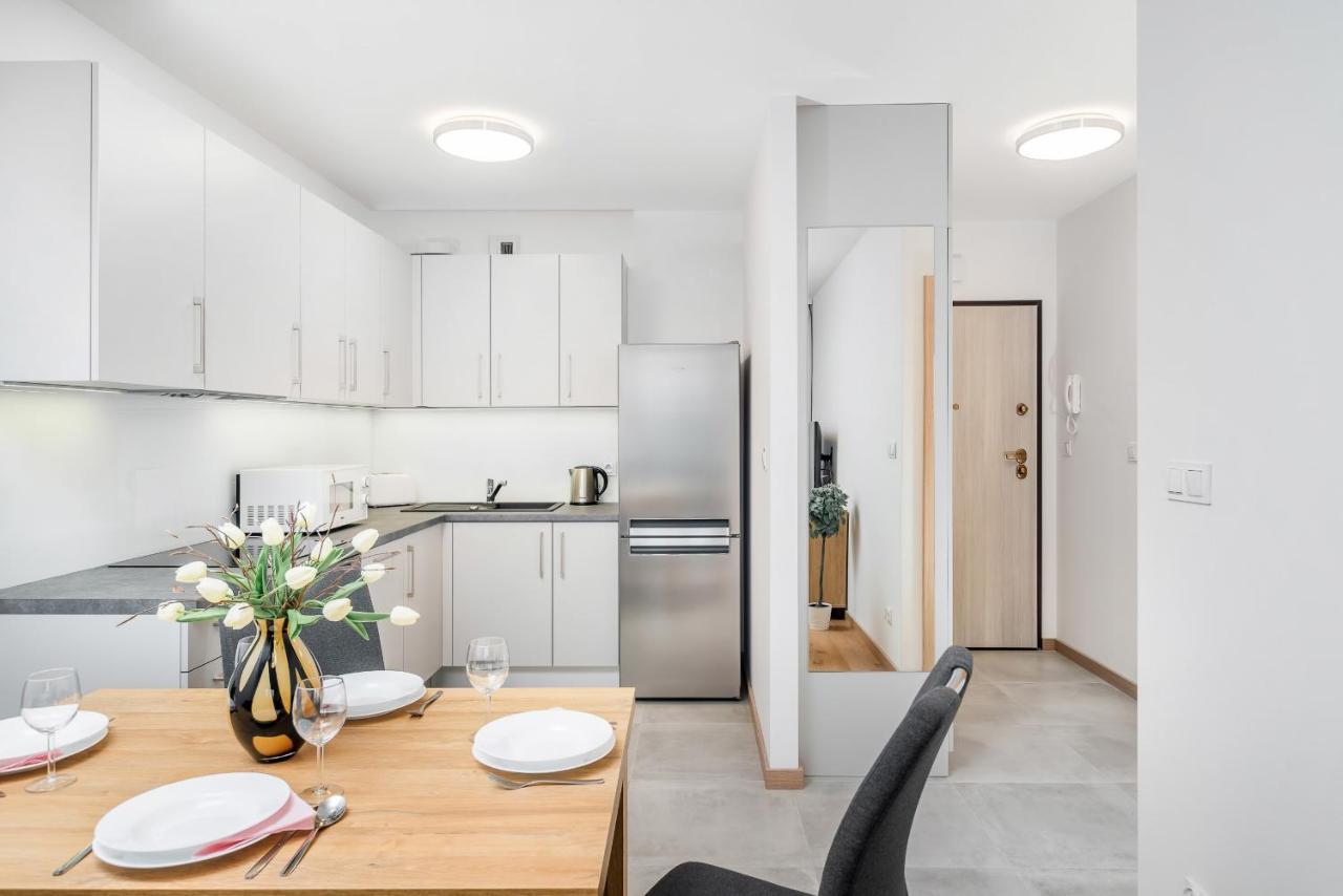 Wroclaw Rose Apartments By Noclegi Renters Luaran gambar